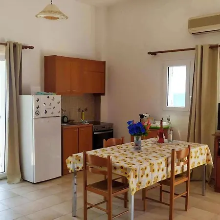 Nikos & Spiros Τραπεζάκι