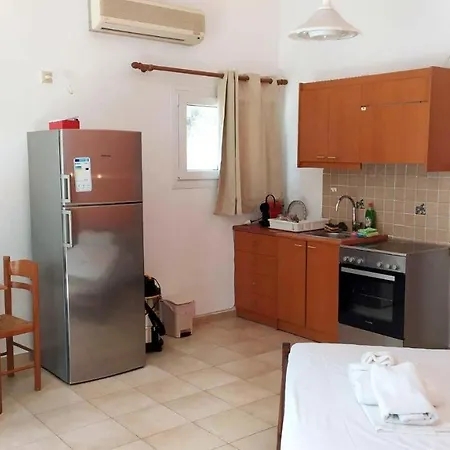 Nikos & Spiros * Τραπεζάκι