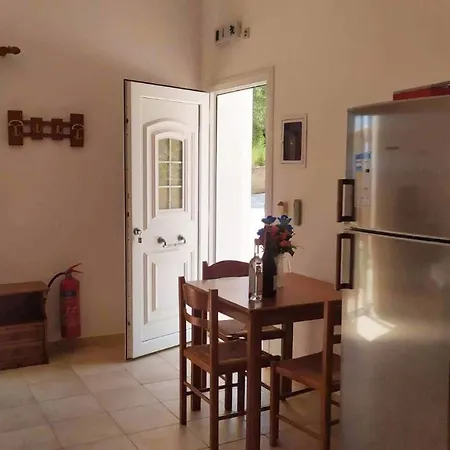 Nikos & Spiros Τραπεζάκι